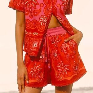 FARM Rio Vibrant Red Pink Lace Trimmed Linen Blend Shorts Size Large NWT